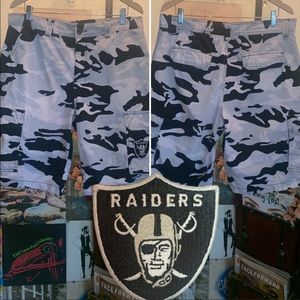 Mens 36 official NFL Oakland Raiders football camp cargo shorts
